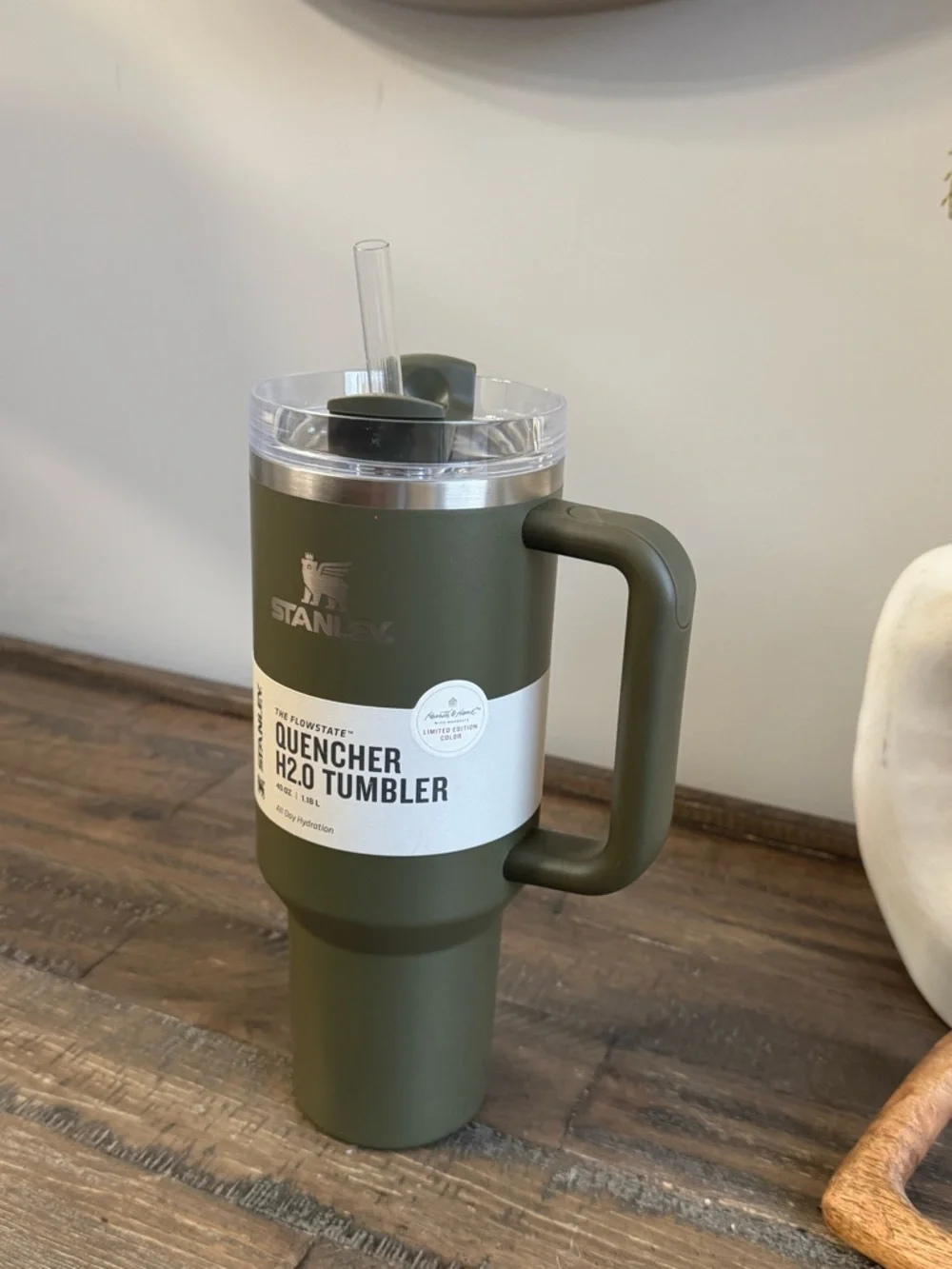Stanley Olive Green Travel Tumbler with Handle & Clear Lid - Picture 6 of 8